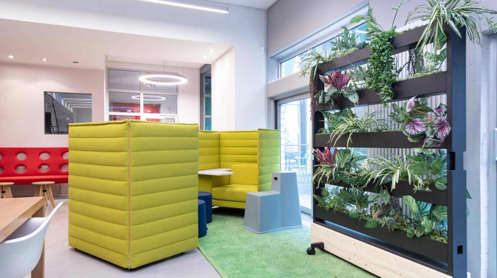 projekt k Referenzprojekt Büroeinrichtung Atair Foyer
